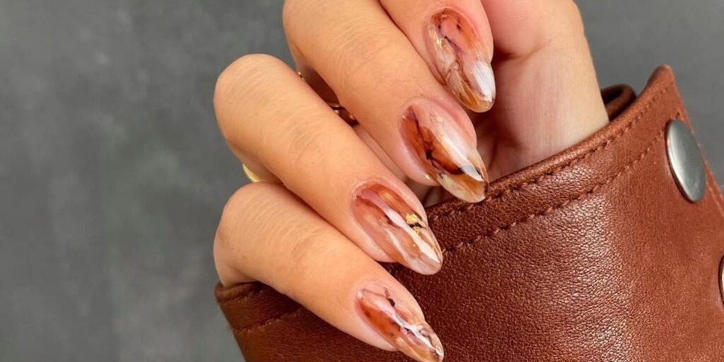 17 Toasted Nail Ideas That Radiate Cozy Hygge Vibes