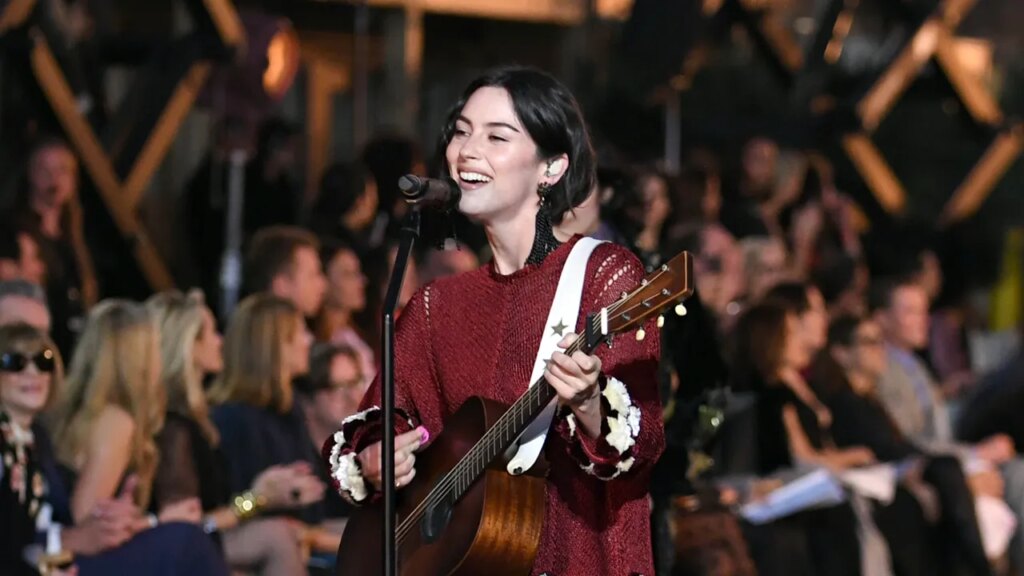 Gracie Abrams Shut Down Vogue World 2025 With a Carole King Cover