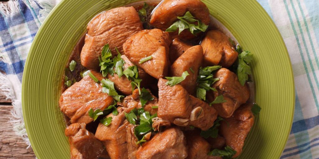 This 5-Ingredient Chicken Recipe Is the Easiest Dinner You’ll Make All Week